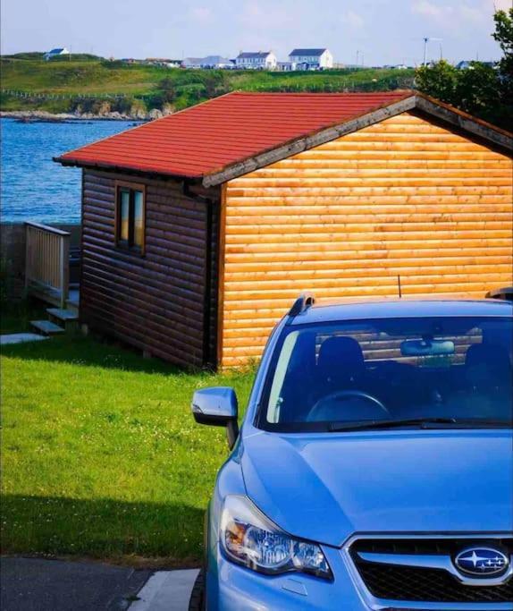 Cosy Portmor Log Cabin- Sea Views, Deck & Relaxation Malin Head Kültér fotó
