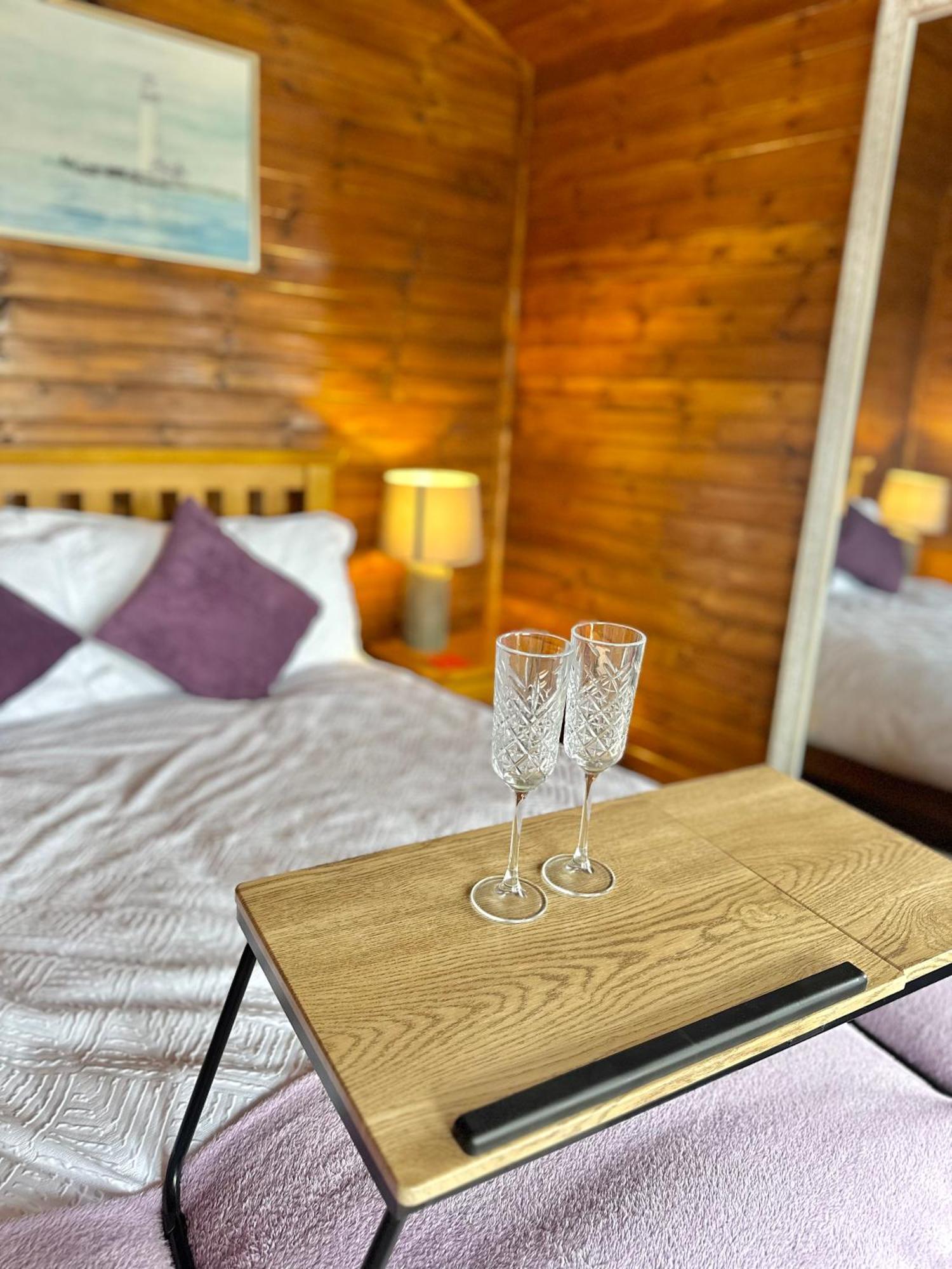 Cosy Portmor Log Cabin- Sea Views, Deck & Relaxation Malin Head Kültér fotó
